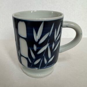 🌟3/$20🌟 Vintage Japanese Handmade Incut Carved Porcelain Mug